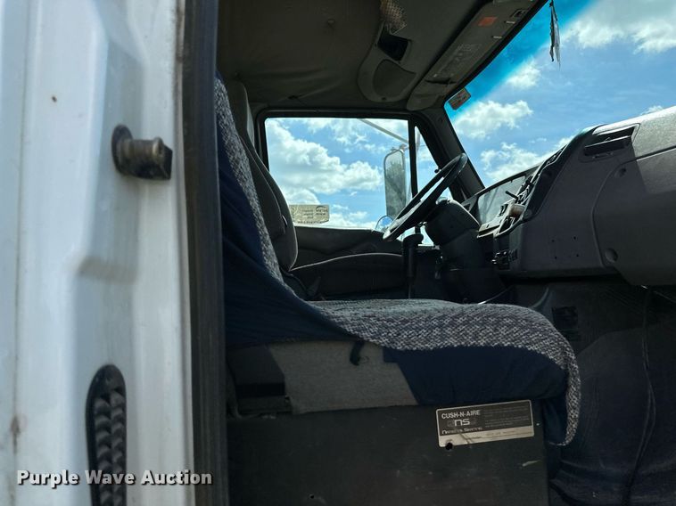 image for item DN0757 1999 Sterling  semi truck