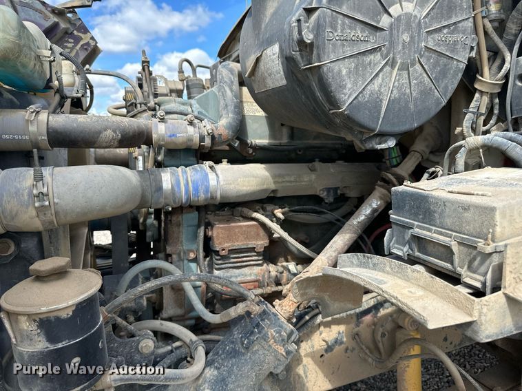 image for item DN0757 1999 Sterling  semi truck