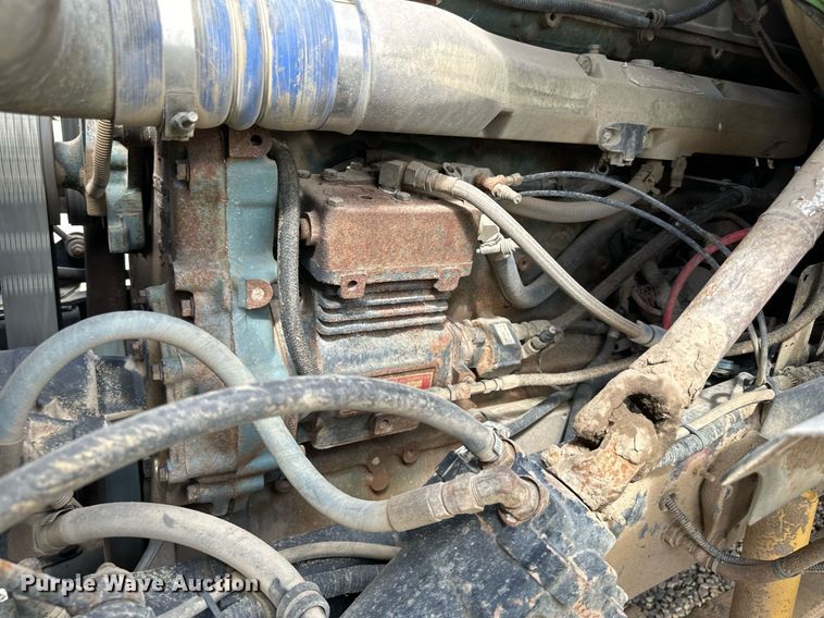 image for item DN0757 1999 Sterling  semi truck