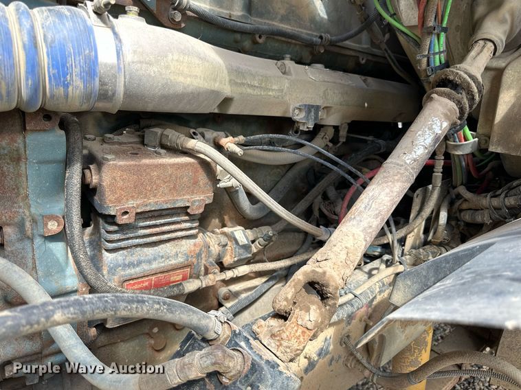 image for item DN0757 1999 Sterling  semi truck