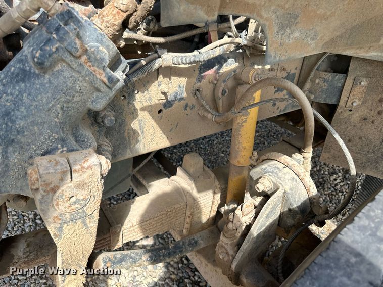 image for item DN0757 1999 Sterling  semi truck