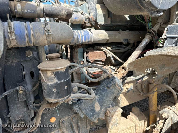 image for item DN0757 1999 Sterling  semi truck