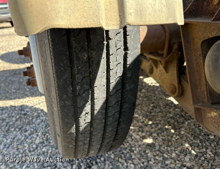 image for item DN0757 1999 Sterling  semi truck