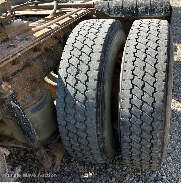 image for item DN0757 1999 Sterling  semi truck