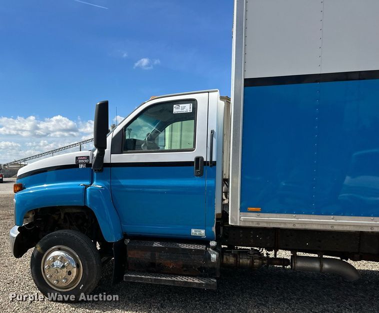 image for item DN0758 2009 GMC C6500 box truck