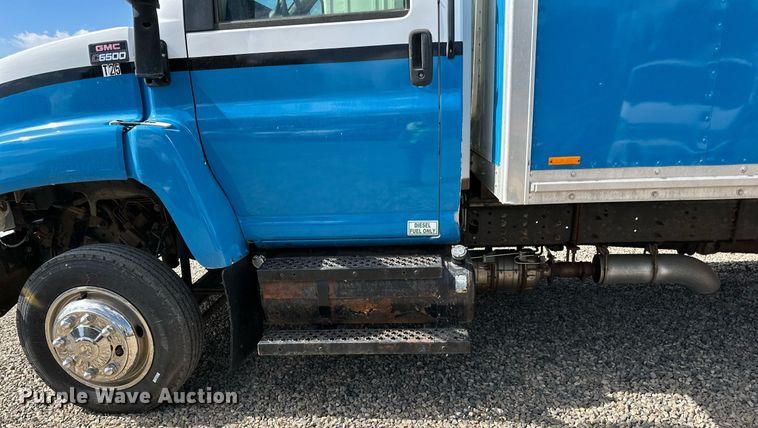 image for item DN0758 2009 GMC C6500 box truck