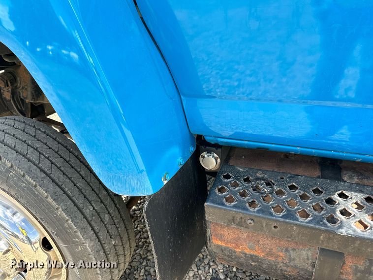 image for item DN0758 2009 GMC C6500 box truck