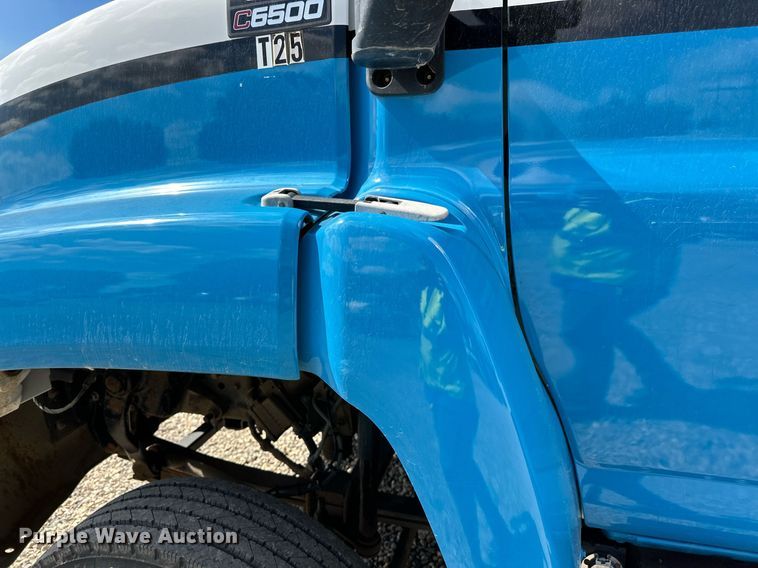 image for item DN0758 2009 GMC C6500 box truck