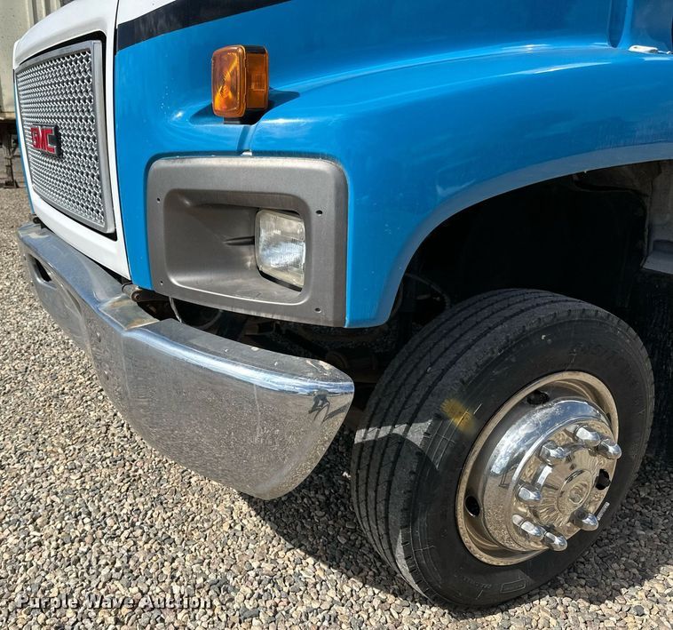 image for item DN0758 2009 GMC C6500 box truck
