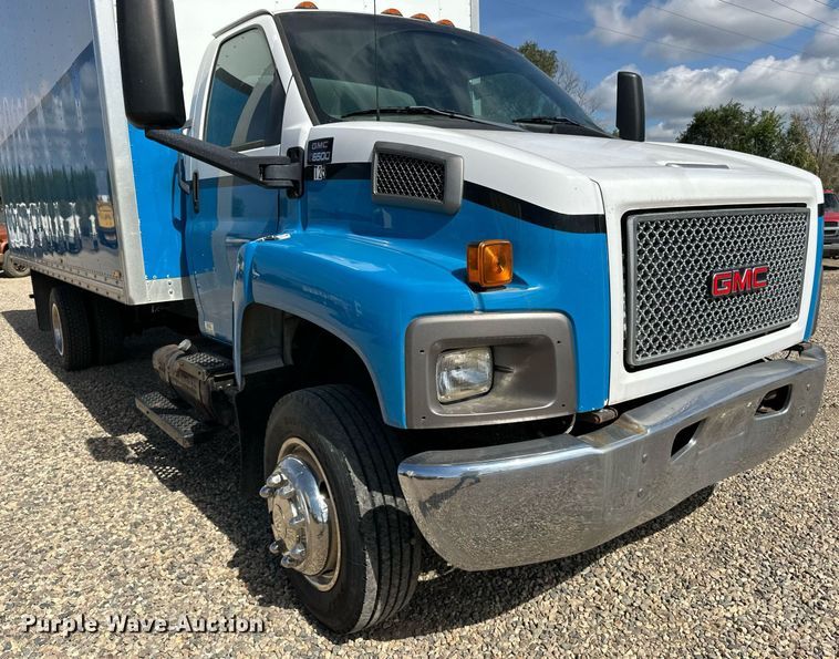 image for item DN0758 2009 GMC C6500 box truck
