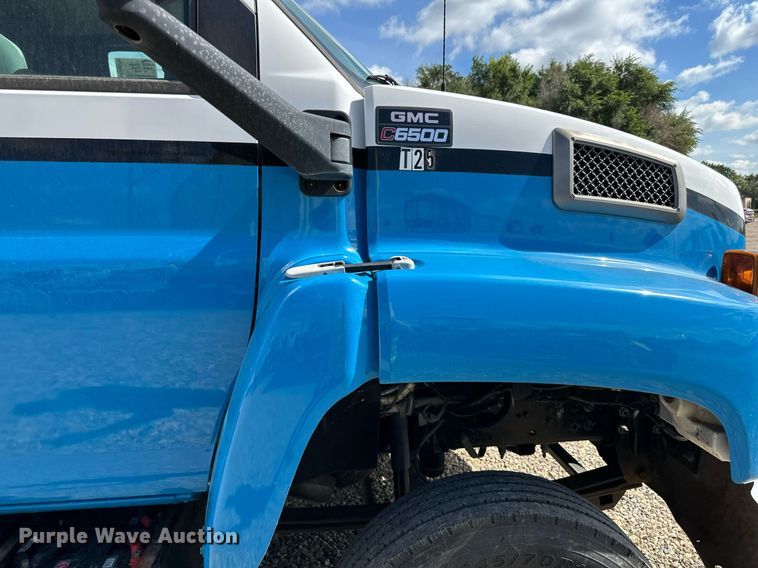 image for item DN0758 2009 GMC C6500 box truck