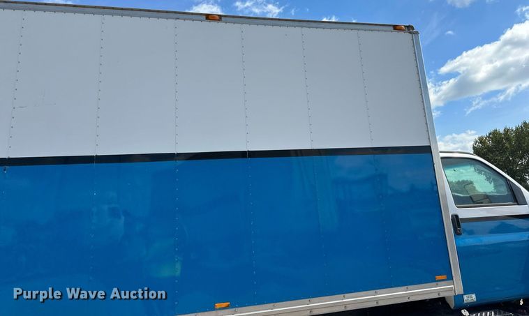 image for item DN0758 2009 GMC C6500 box truck
