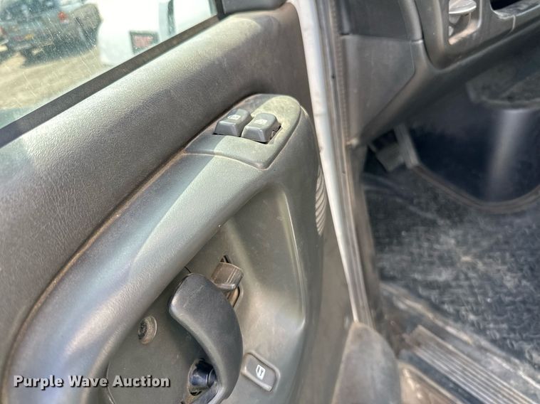 image for item DN0758 2009 GMC C6500 box truck