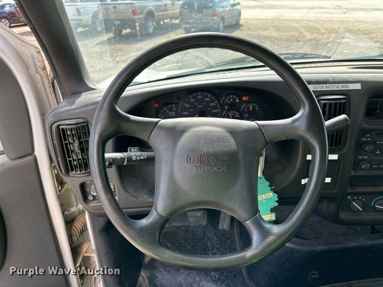 image for item DN0758 2009 GMC C6500 box truck