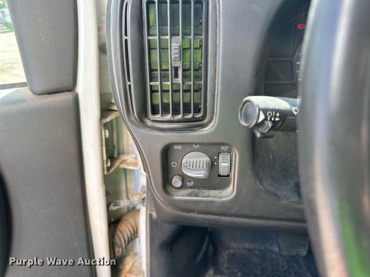 image for item DN0758 2009 GMC C6500 box truck