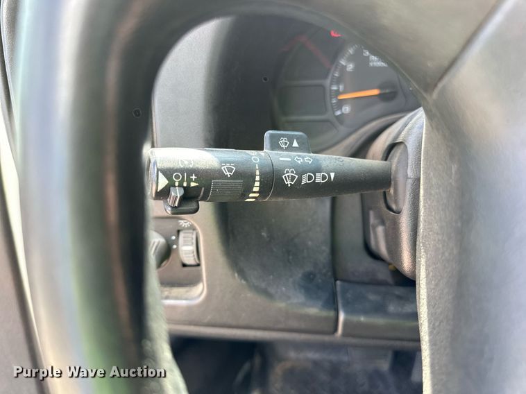 image for item DN0758 2009 GMC C6500 box truck