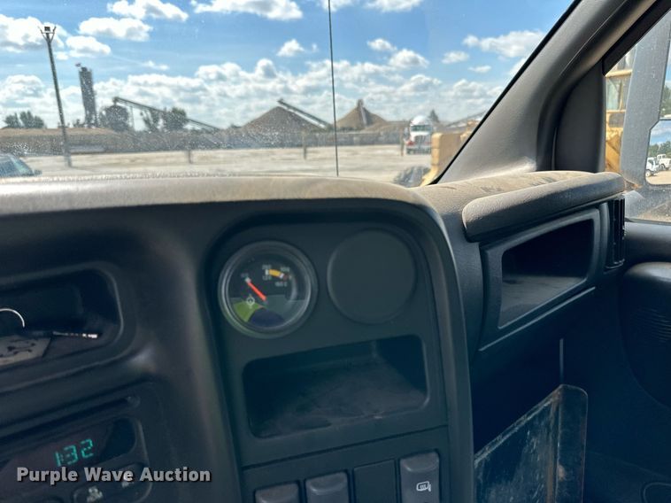 image for item DN0758 2009 GMC C6500 box truck