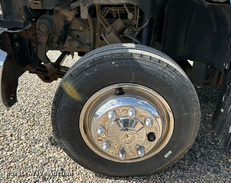 image for item DN0758 2009 GMC C6500 box truck