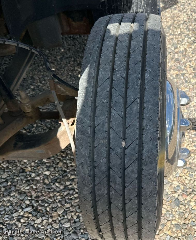 image for item DN0758 2009 GMC C6500 box truck