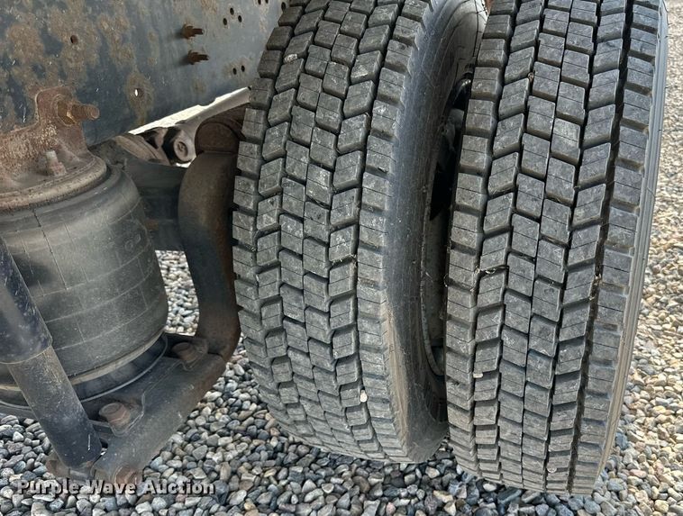 image for item DN0758 2009 GMC C6500 box truck