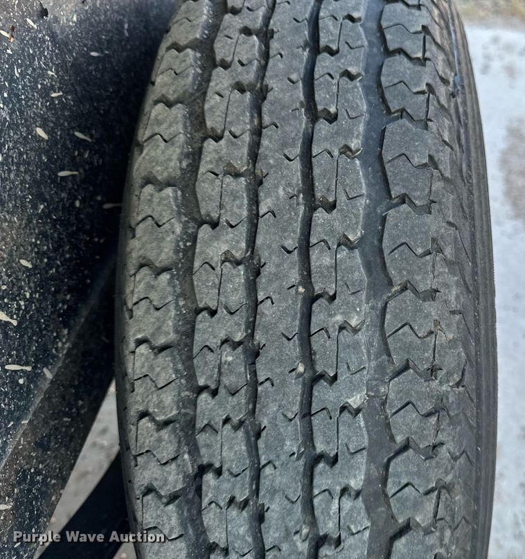 image for item DN0762 1991 Owens tilt deck utility trailer