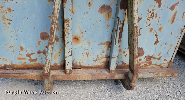 image for item DN3529 Roll-off dumpster
