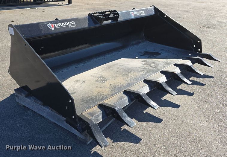 image for item DO5522 2019 Bradco Paladin 16266 skid steer bucket