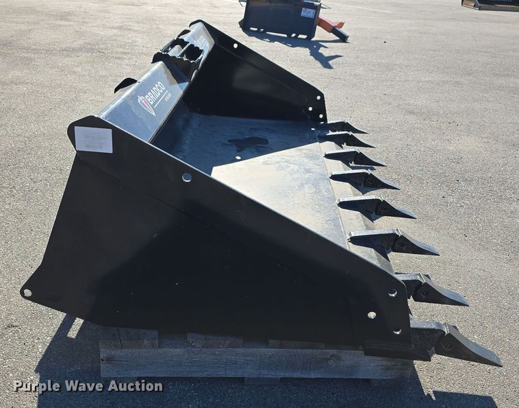 image for item DO5522 2019 Bradco Paladin 16266 skid steer bucket