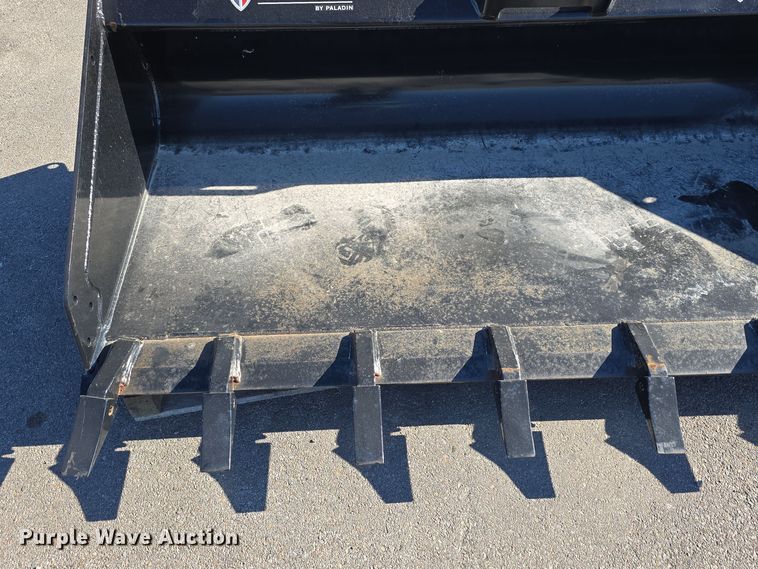 image for item DO5522 2019 Bradco Paladin 16266 skid steer bucket