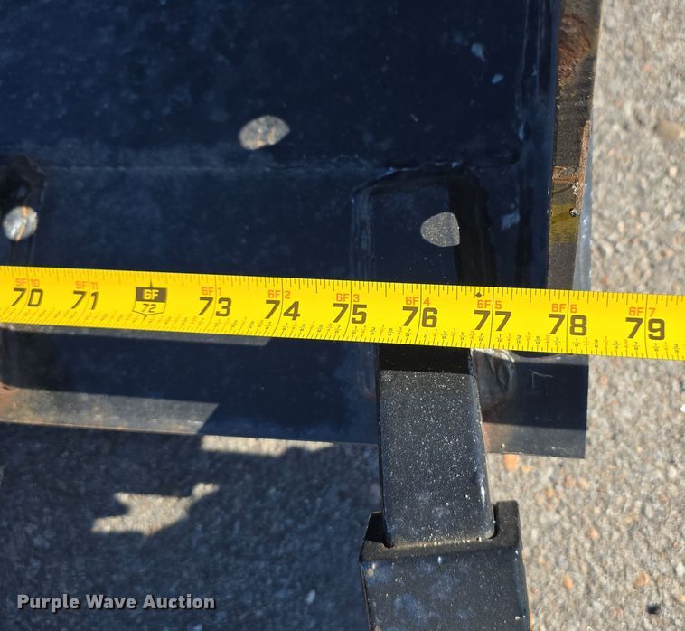 image for item DO5522 2019 Bradco Paladin 16266 skid steer bucket