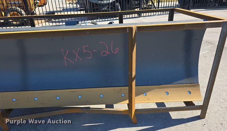 image for item DO5523 2024 Handy HSD96 skid steer dozer blade