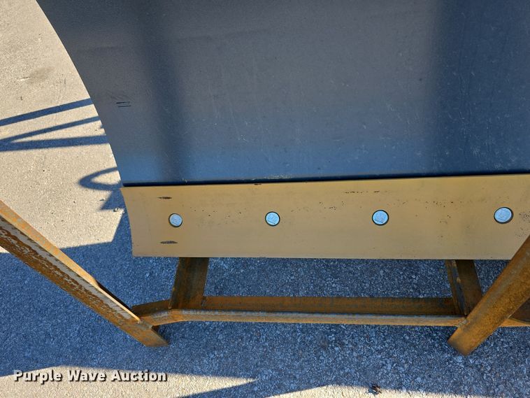image for item DO5523 2024 Handy HSD96 skid steer dozer blade