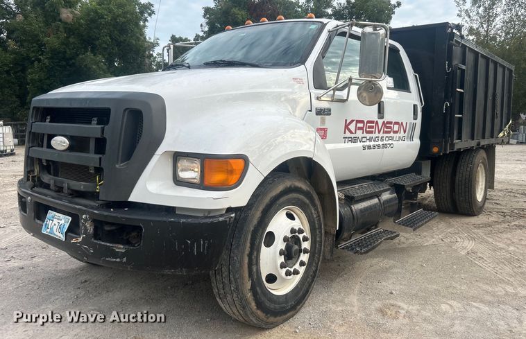 image for item DO7464 2008 Ford F750 Super Duty dump truck
