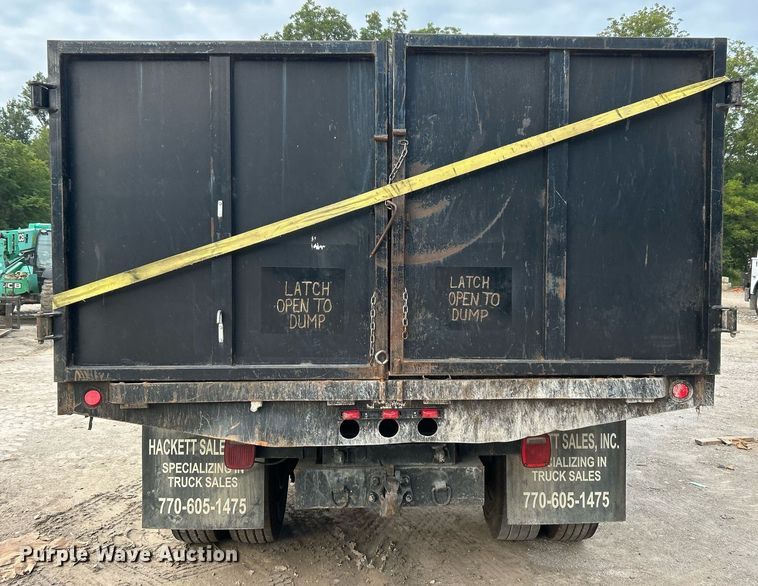 image for item DO7464 2008 Ford F750 Super Duty dump truck