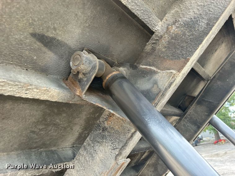 image for item DO7464 2008 Ford F750 Super Duty dump truck