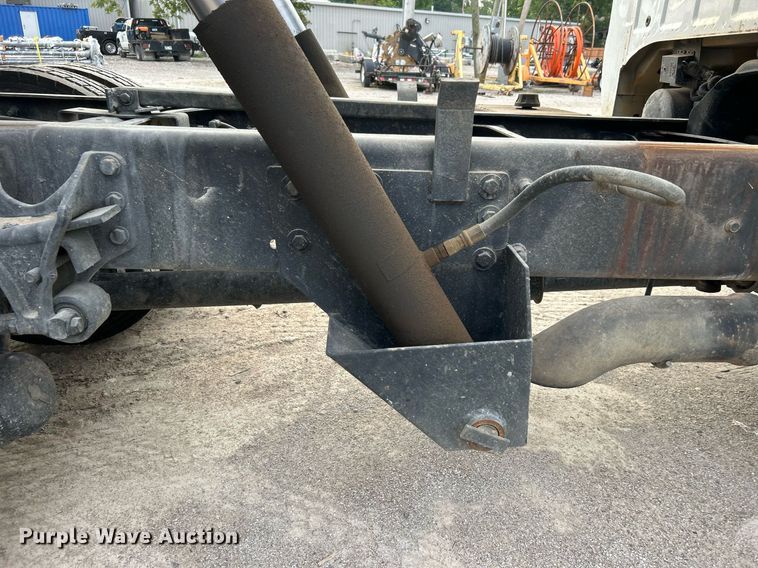 image for item DO7464 2008 Ford F750 Super Duty dump truck