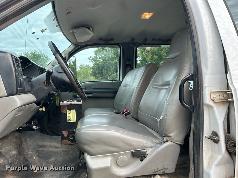 image for item DO7464 2008 Ford F750 Super Duty dump truck