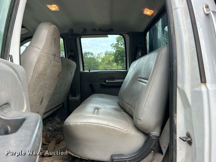 image for item DO7464 2008 Ford F750 Super Duty dump truck