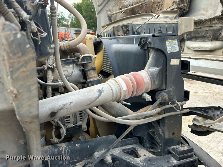 image for item DO7464 2008 Ford F750 Super Duty dump truck