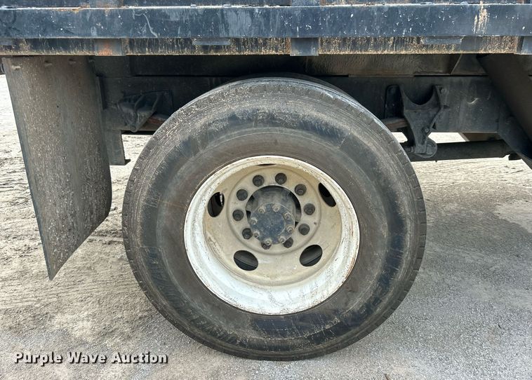 image for item DO7464 2008 Ford F750 Super Duty dump truck