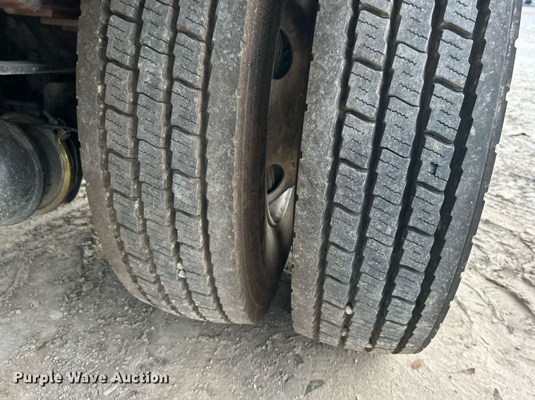 image for item DO7464 2008 Ford F750 Super Duty dump truck