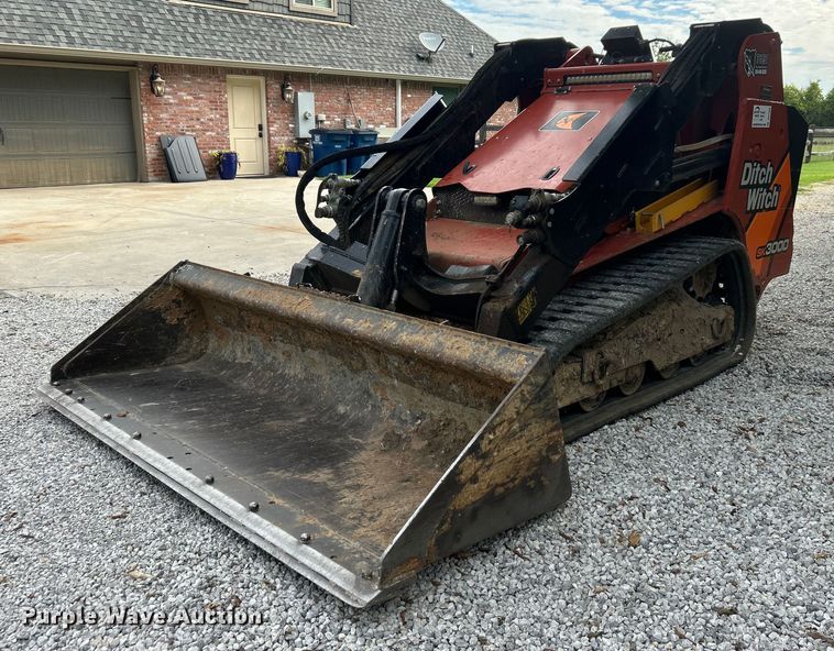image for item DO7468 2021 Ditch Witch SK3000 compact utility loader