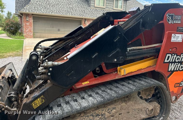 image for item DO7468 2021 Ditch Witch SK3000 compact utility loader