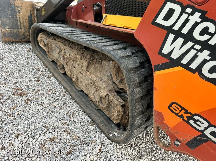 image for item DO7468 2021 Ditch Witch SK3000 compact utility loader