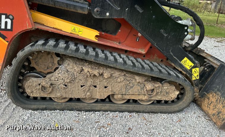 image for item DO7468 2021 Ditch Witch SK3000 compact utility loader