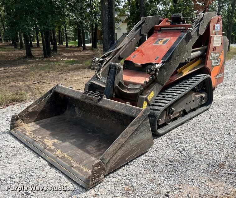 image for item DO7469 2020 Ditch Witch SK3000 compact utility loader