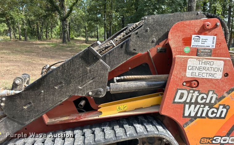 image for item DO7469 2020 Ditch Witch SK3000 compact utility loader
