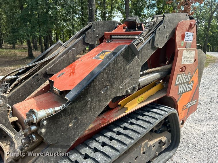 image for item DO7469 2020 Ditch Witch SK3000 compact utility loader