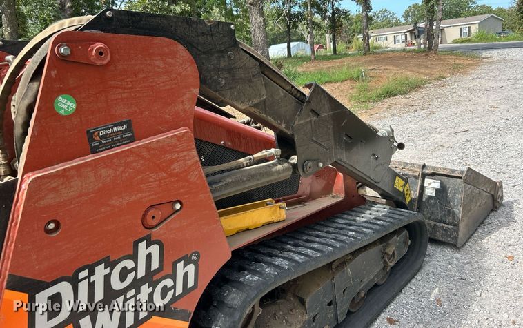 image for item DO7469 2020 Ditch Witch SK3000 compact utility loader