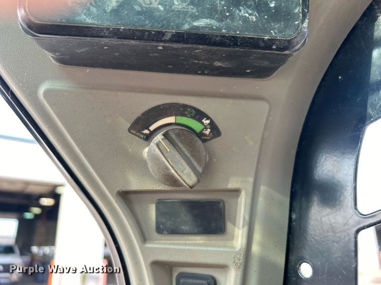 image for item DO7473 2016 Caterpillar  289D tracked skid steer loader